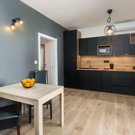 Appartamento Strandnahes, Modernes Mit Privater Terrasse, Grill - Nur 250 Meter Zum Porec