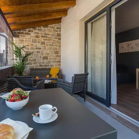 Apartment Strandnahes, Modernes Mit Privater Terrasse, Grill - Nur 250 Meter Zum *