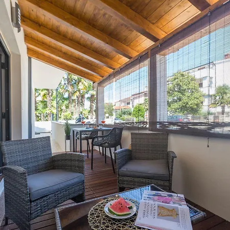 Strandnahes, Modernes Mit Privater Terrasse, Grill - Nur 250 Meter Zum * Porec